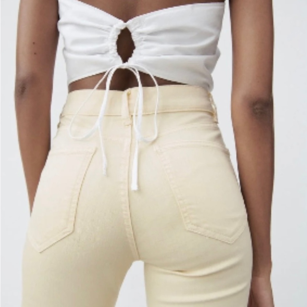 NWT ZARA MID RISE CROPPED FLARE JEANS CREAM SIZE 10